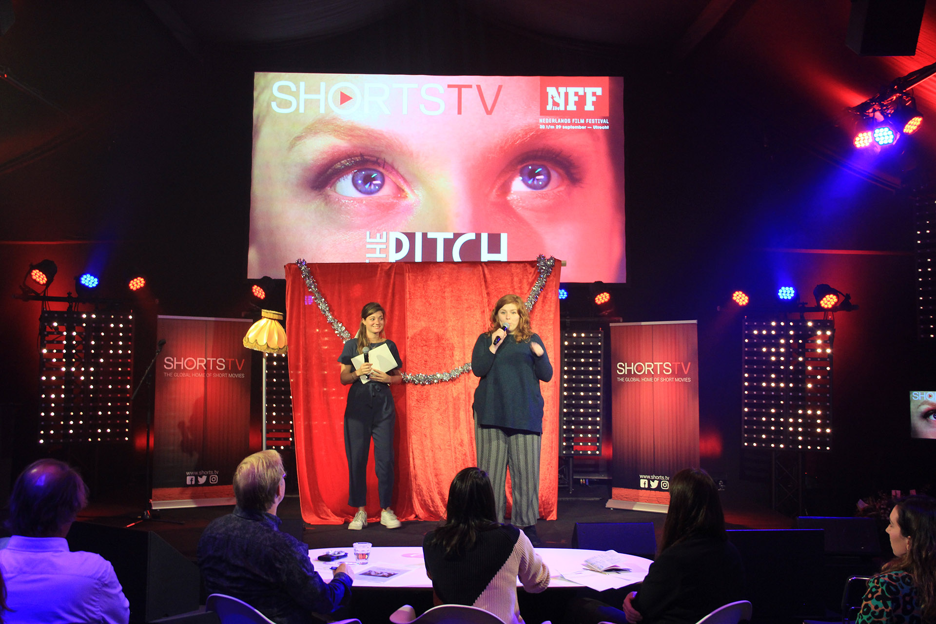 Bo van der Meer & Loek Komen pitch 'Cheek-to-Cheek'