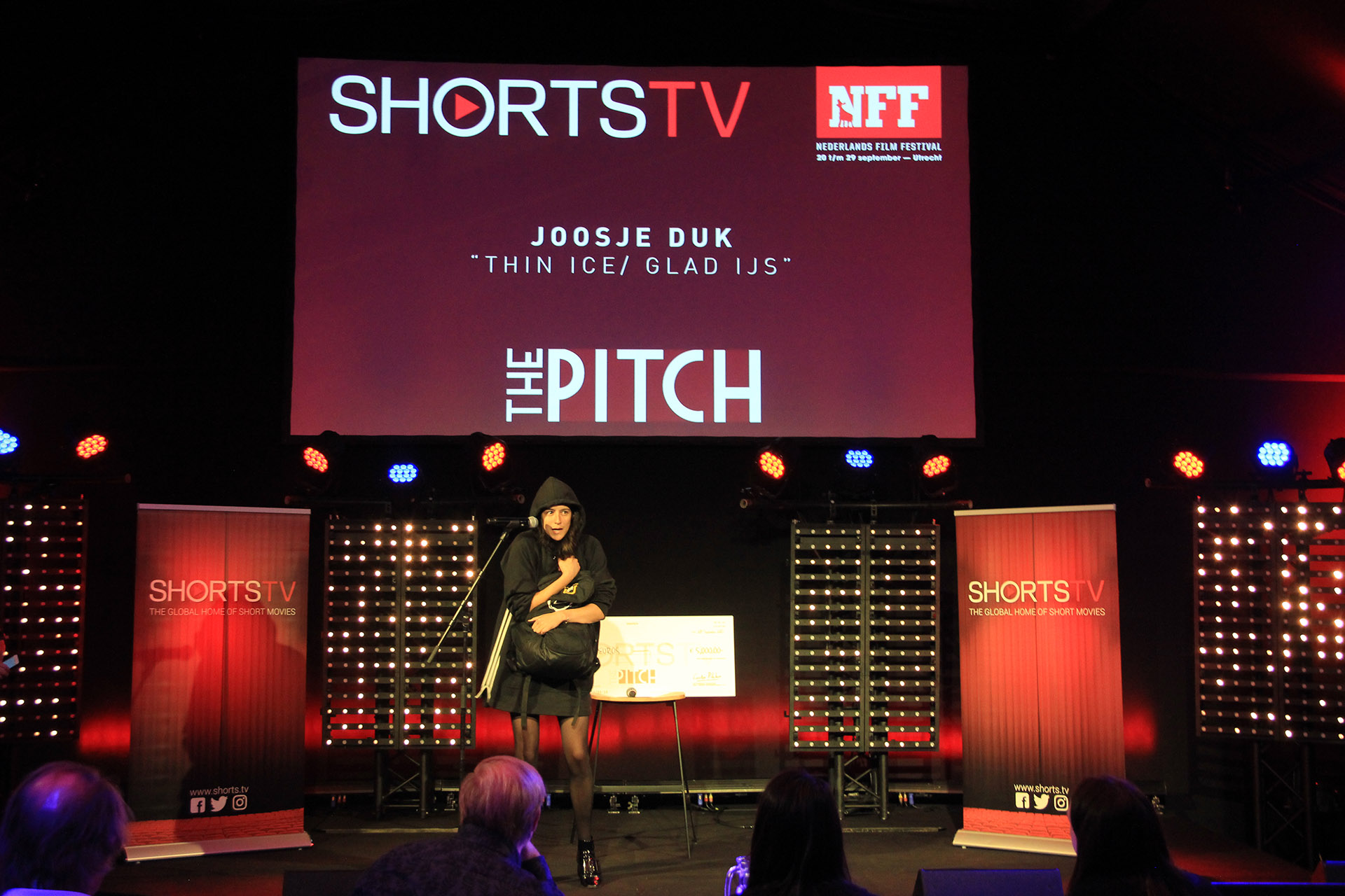 Joosje Duk pitches 'Thin Ice/Glad Ijs'